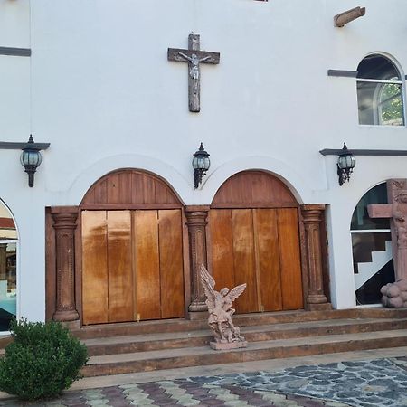 Hotel Leyenda Del Tepozteco Тепоцтлан Екстериор снимка