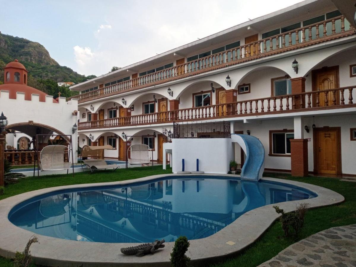 Hotel Leyenda Del Tepozteco Тепоцтлан Екстериор снимка