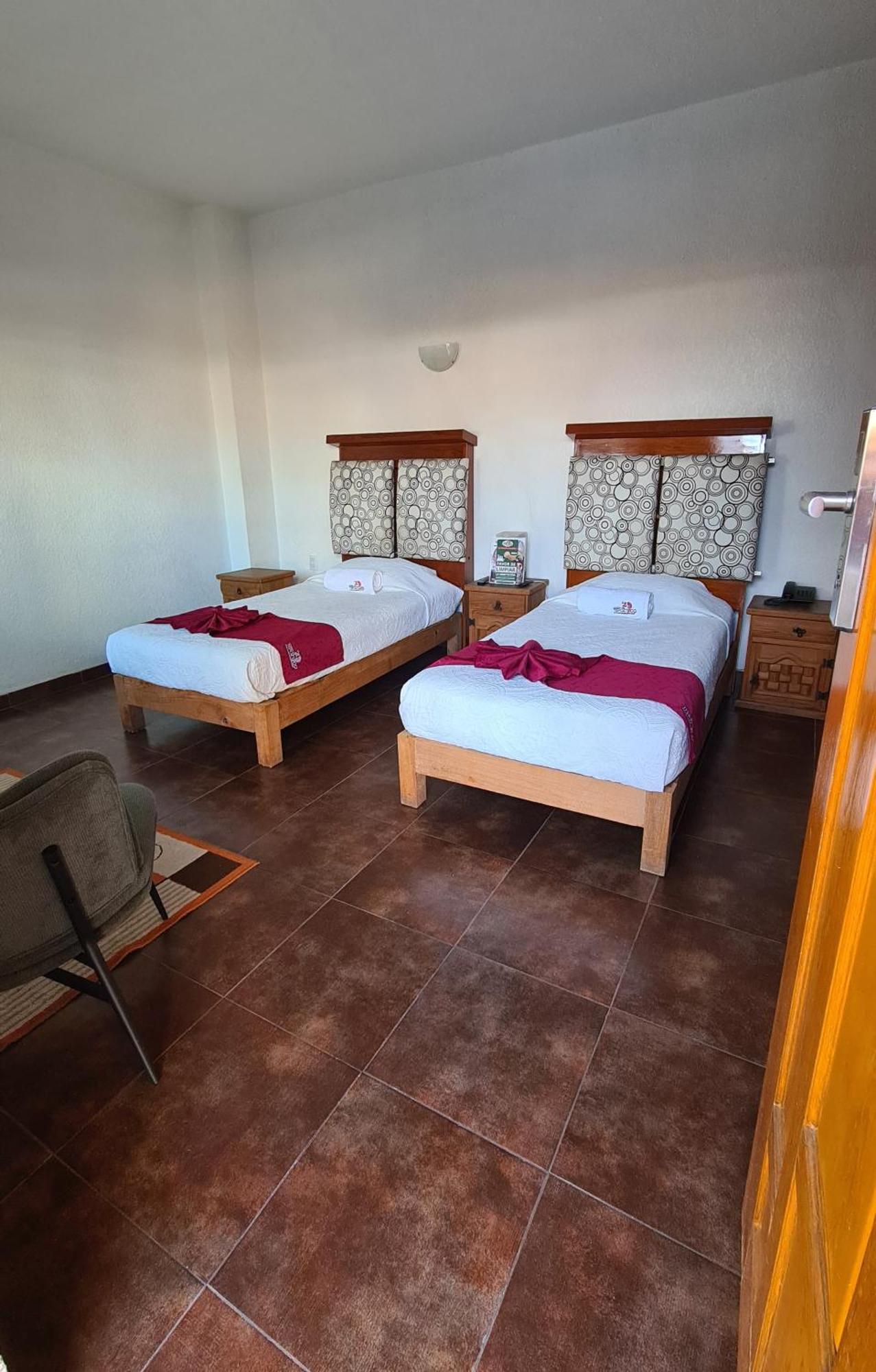 Hotel Leyenda Del Tepozteco Тепоцтлан Екстериор снимка