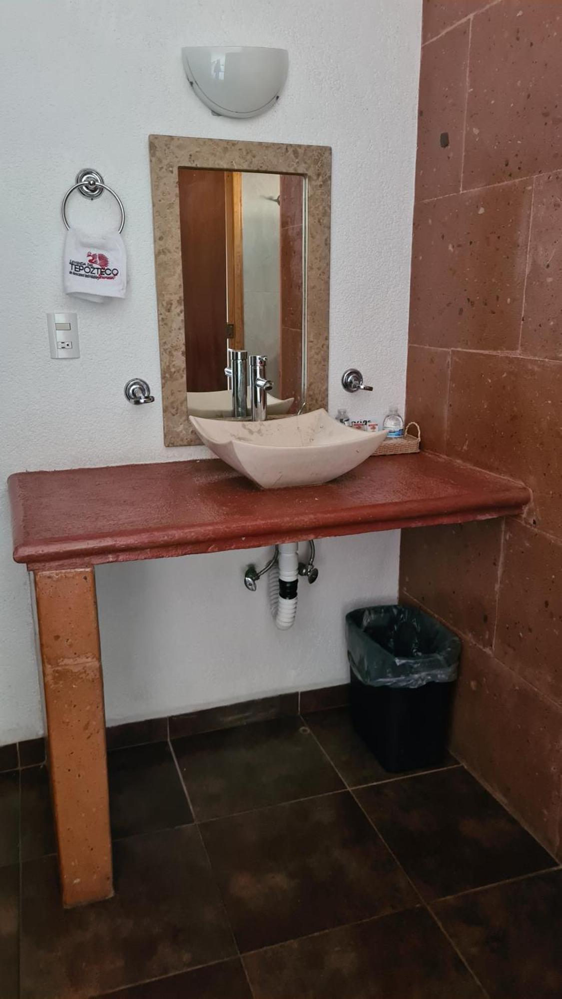 Hotel Leyenda Del Tepozteco Тепоцтлан Екстериор снимка