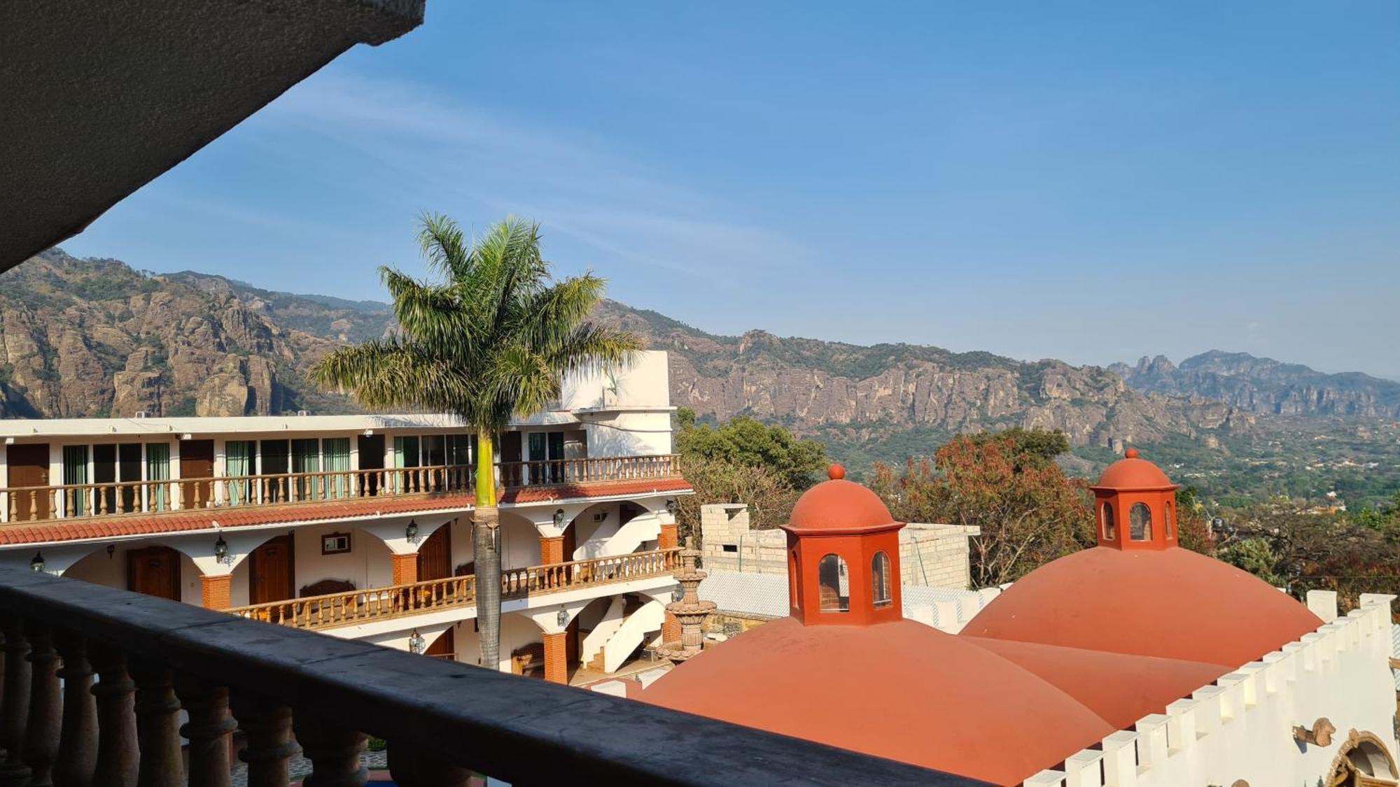 Hotel Leyenda Del Tepozteco Тепоцтлан Екстериор снимка