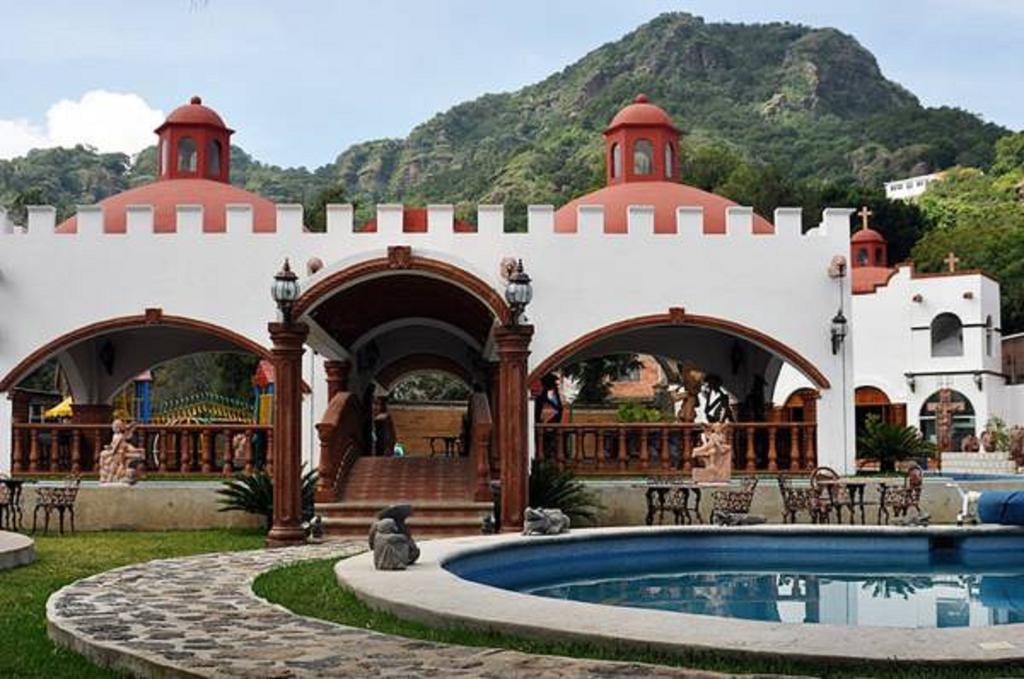 Hotel Leyenda Del Tepozteco Тепоцтлан Екстериор снимка